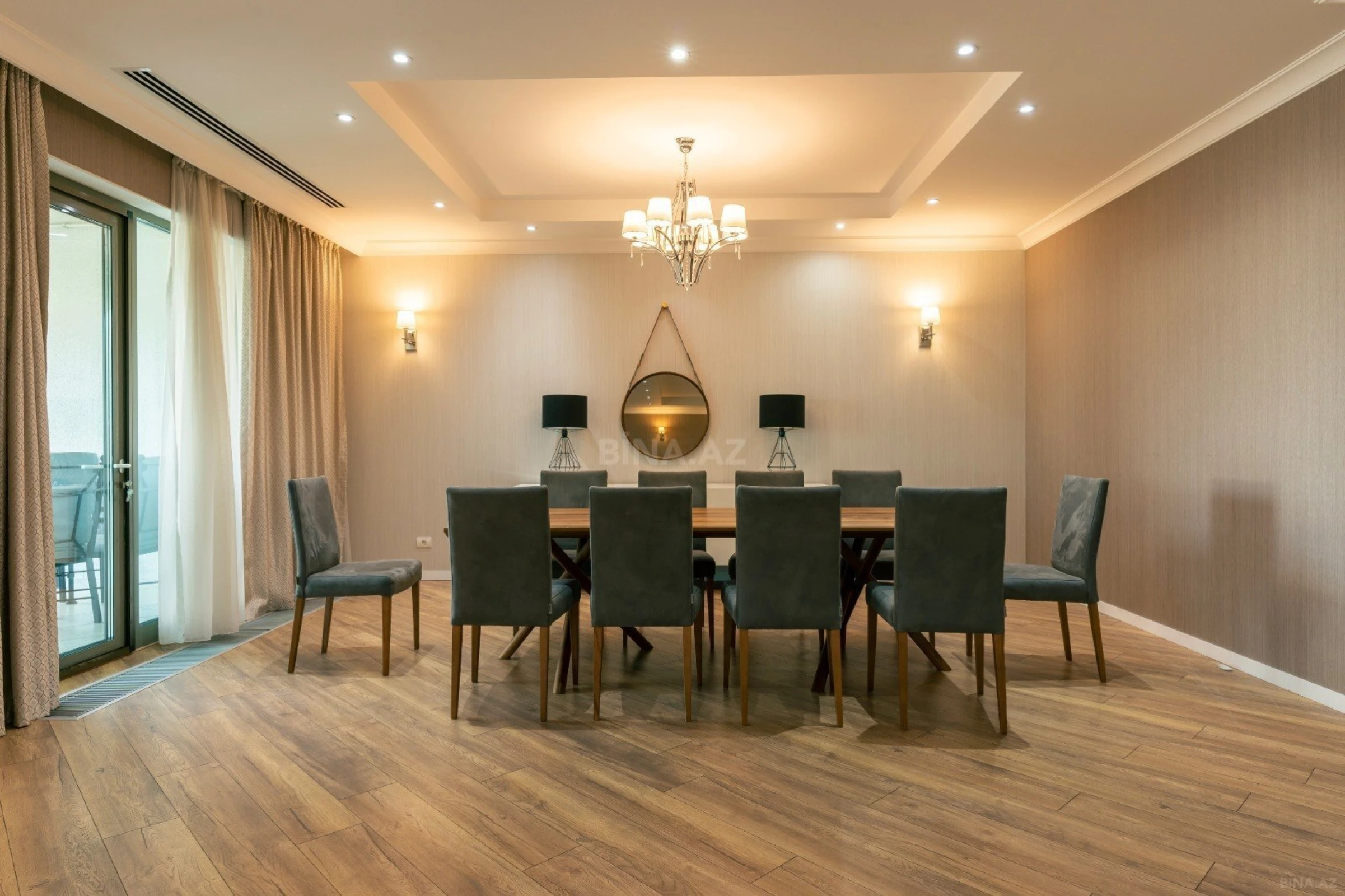 Kirayə verilir 4 otaqlı mənzil 330 m²