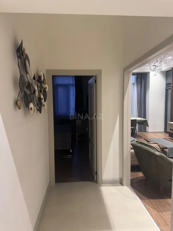 Satılır 2 otaqlı mənzil 83 m²