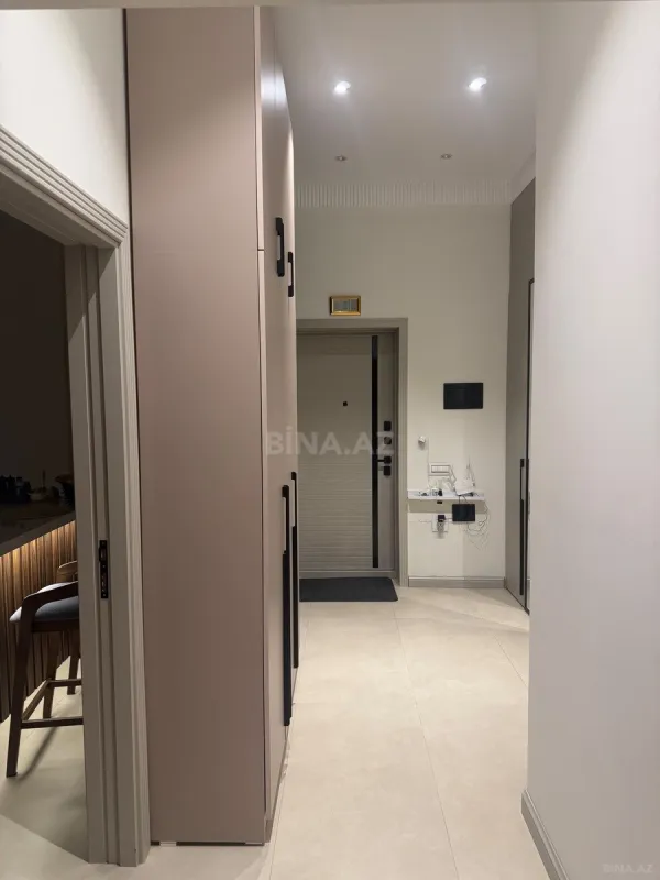 Satılır 2 otaqlı mənzil 83 m²