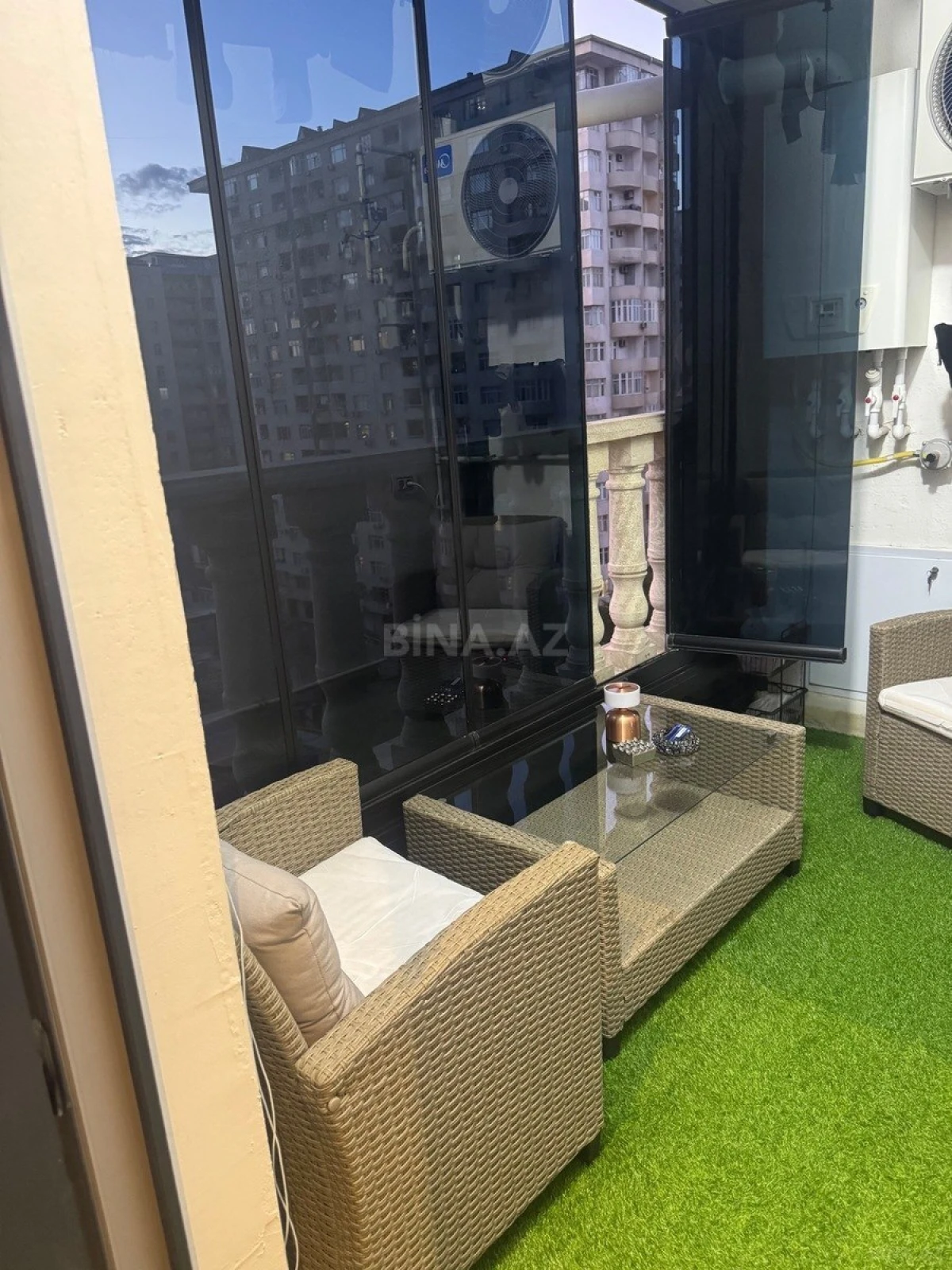 Satılır 2 otaqlı mənzil 83 m²