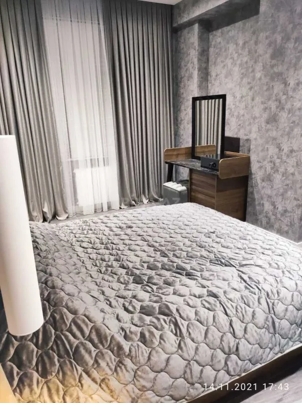 Kirayə verilir 2 otaqlı mənzil 95 m²