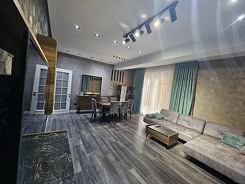 Kirayə verilir 2 otaqlı mənzil 95 m²