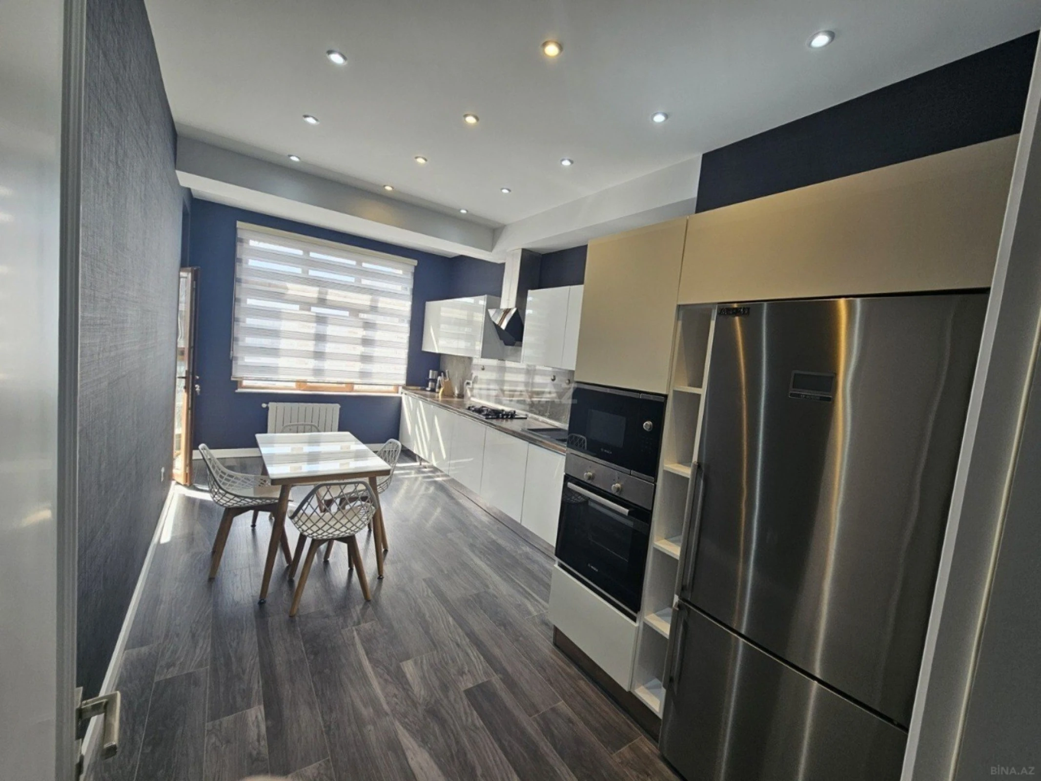 Kirayə verilir 2 otaqlı mənzil 95 m²