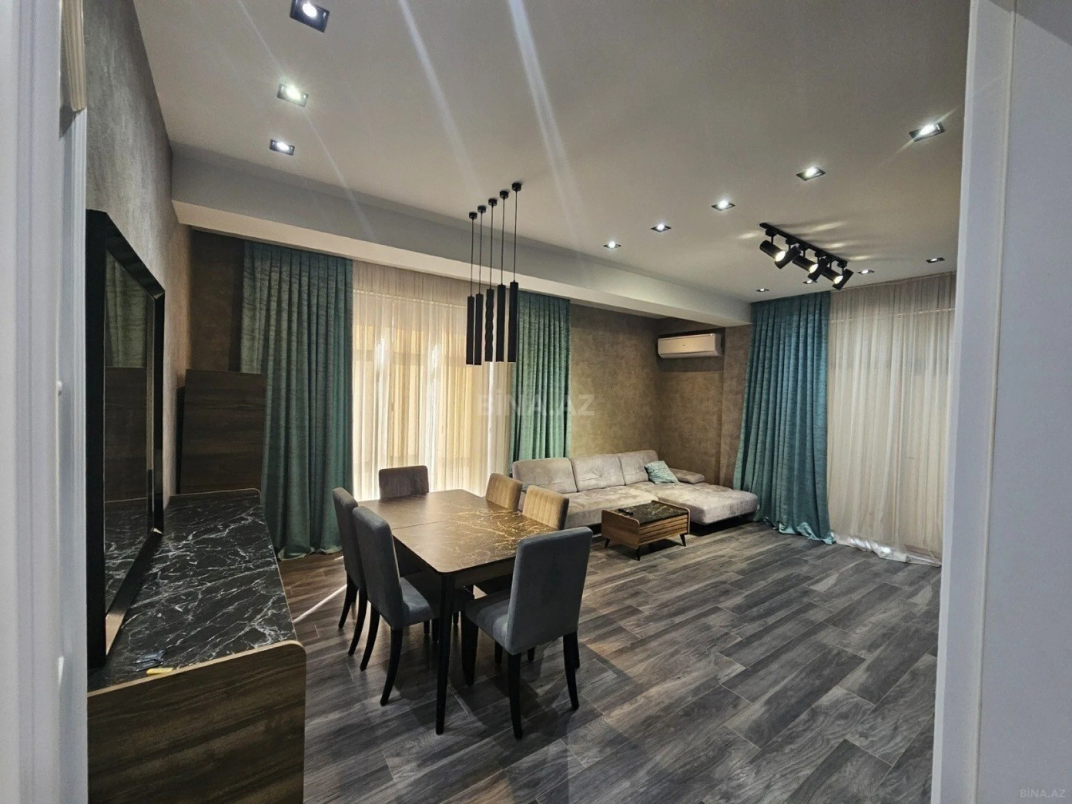 Kirayə verilir 2 otaqlı mənzil 95 m²