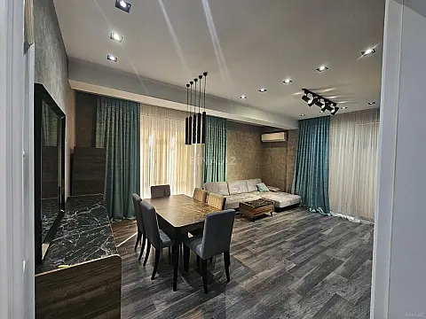 Kirayə verilir 2 otaqlı mənzil 95 m²