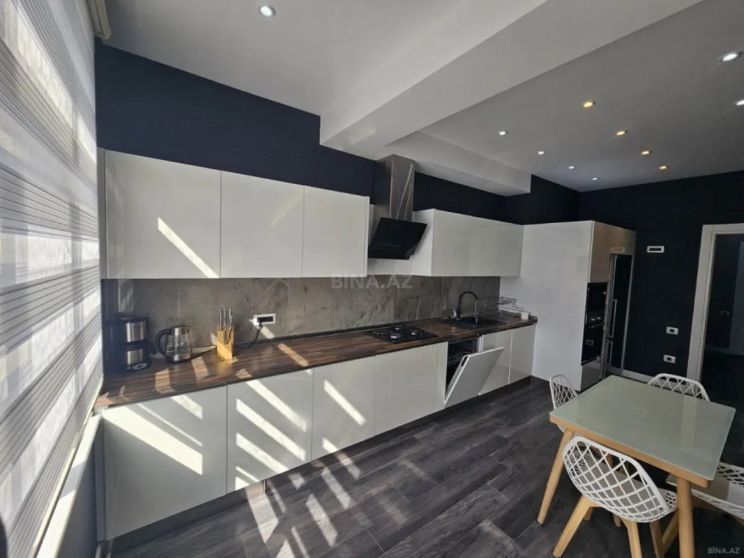 Kirayə verilir 2 otaqlı mənzil 95 m²