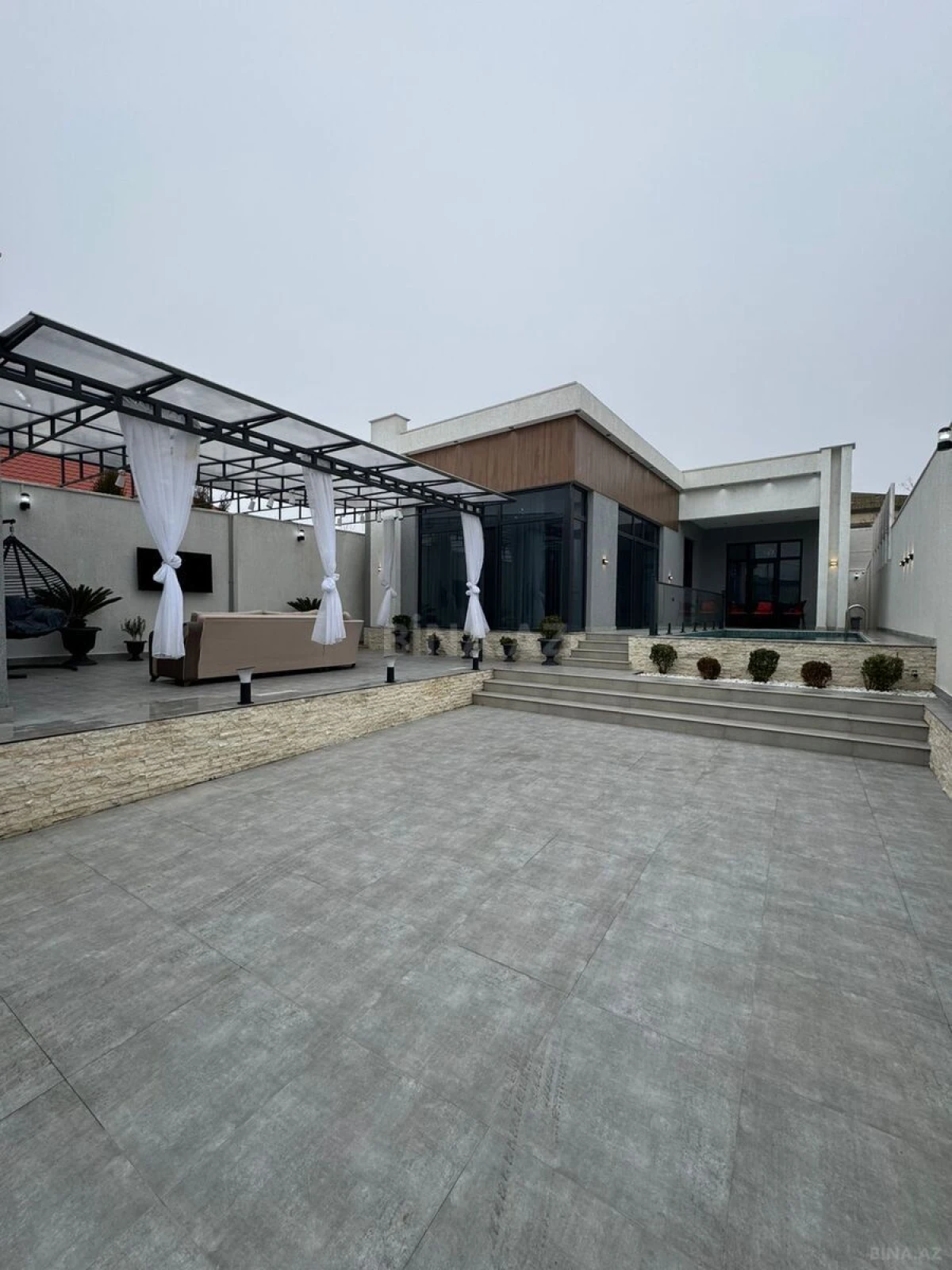 Satılır 4 otaqlı həyət evi 140 m²