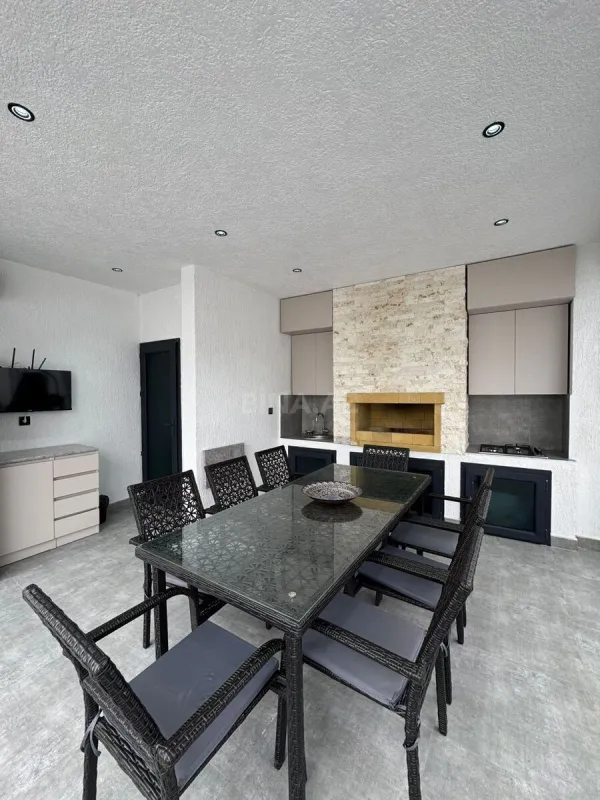 Satılır 4 otaqlı həyət evi 140 m²