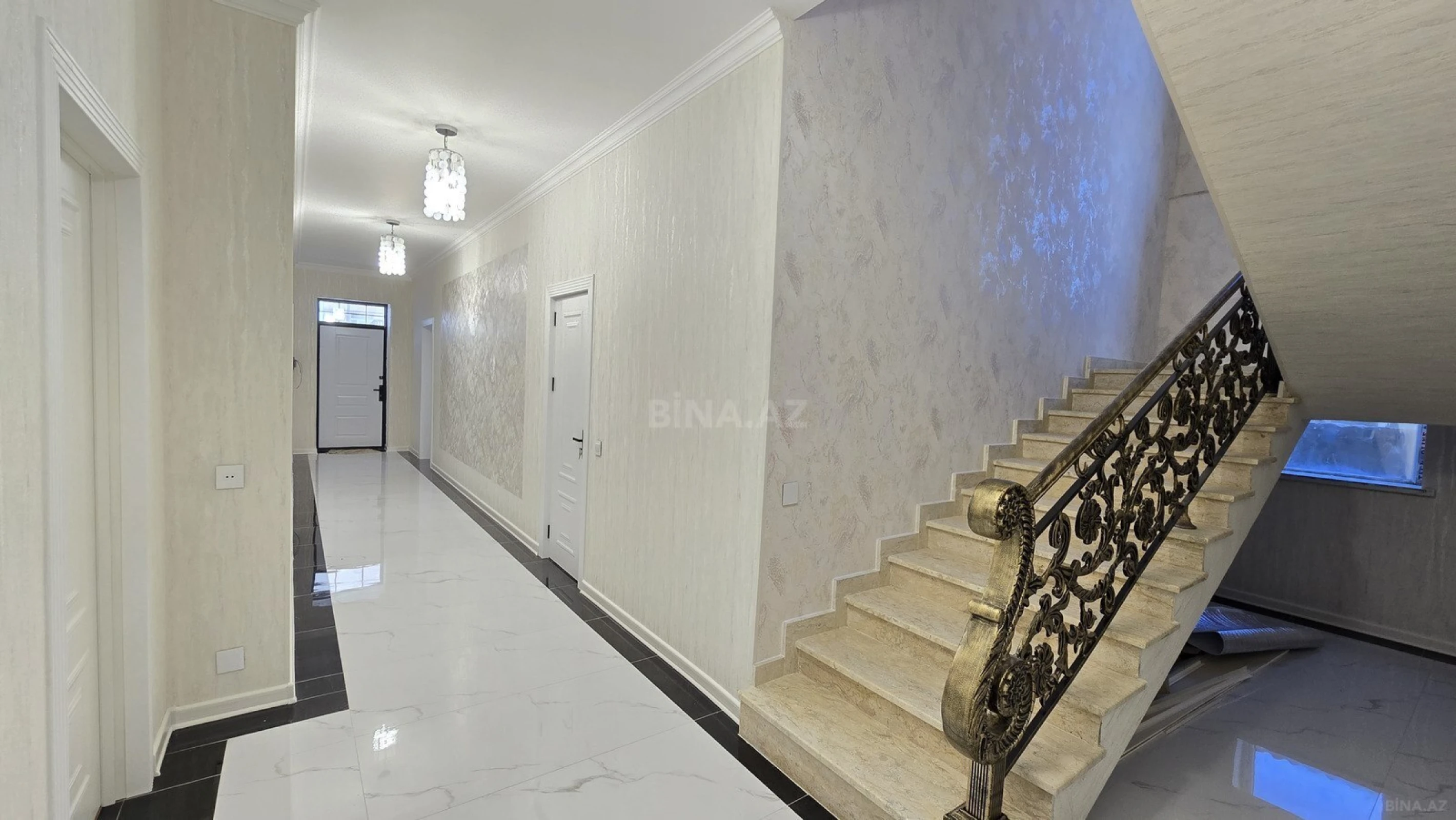 Satılır 6 otaqlı həyət evi 220 m²