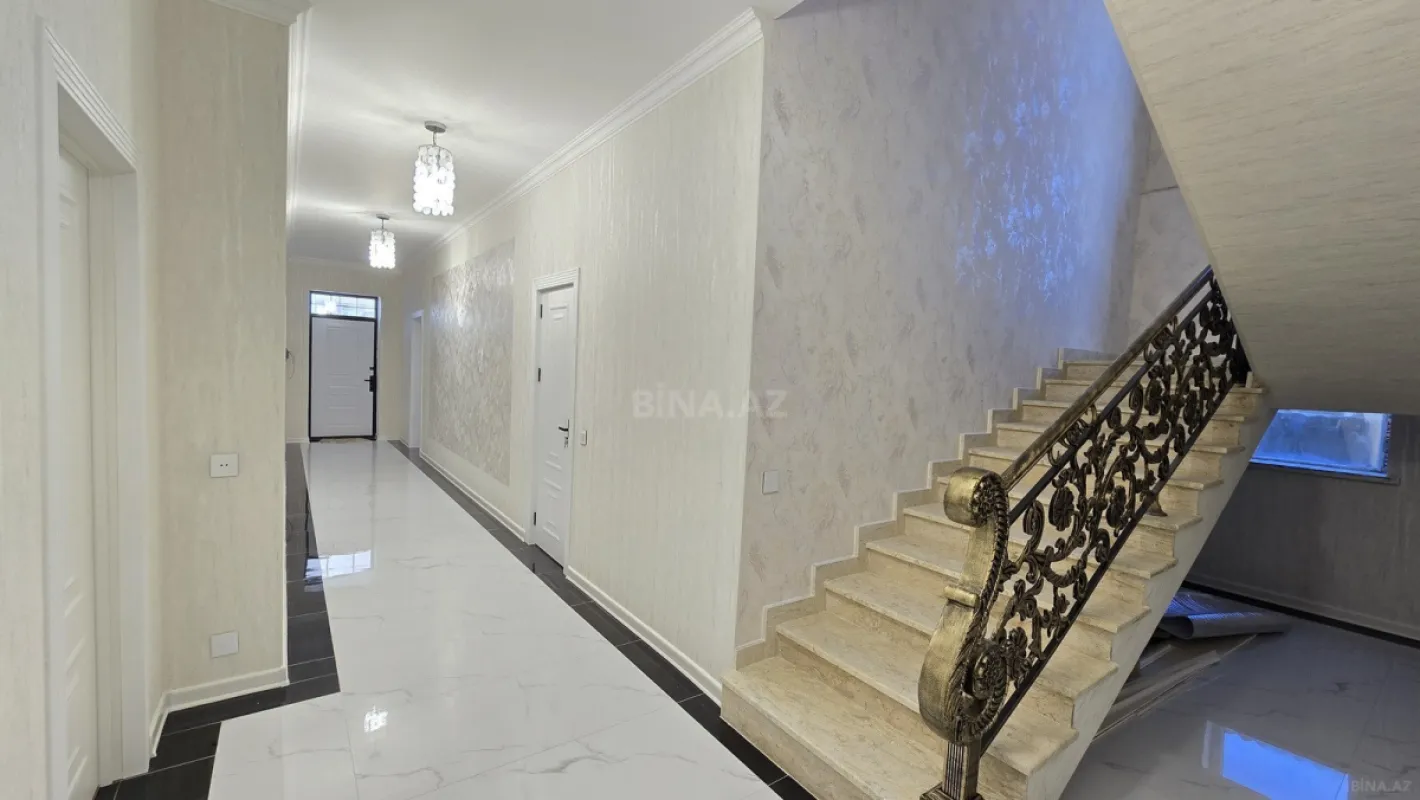 Satılır 6 otaqlı həyət evi 220 m²