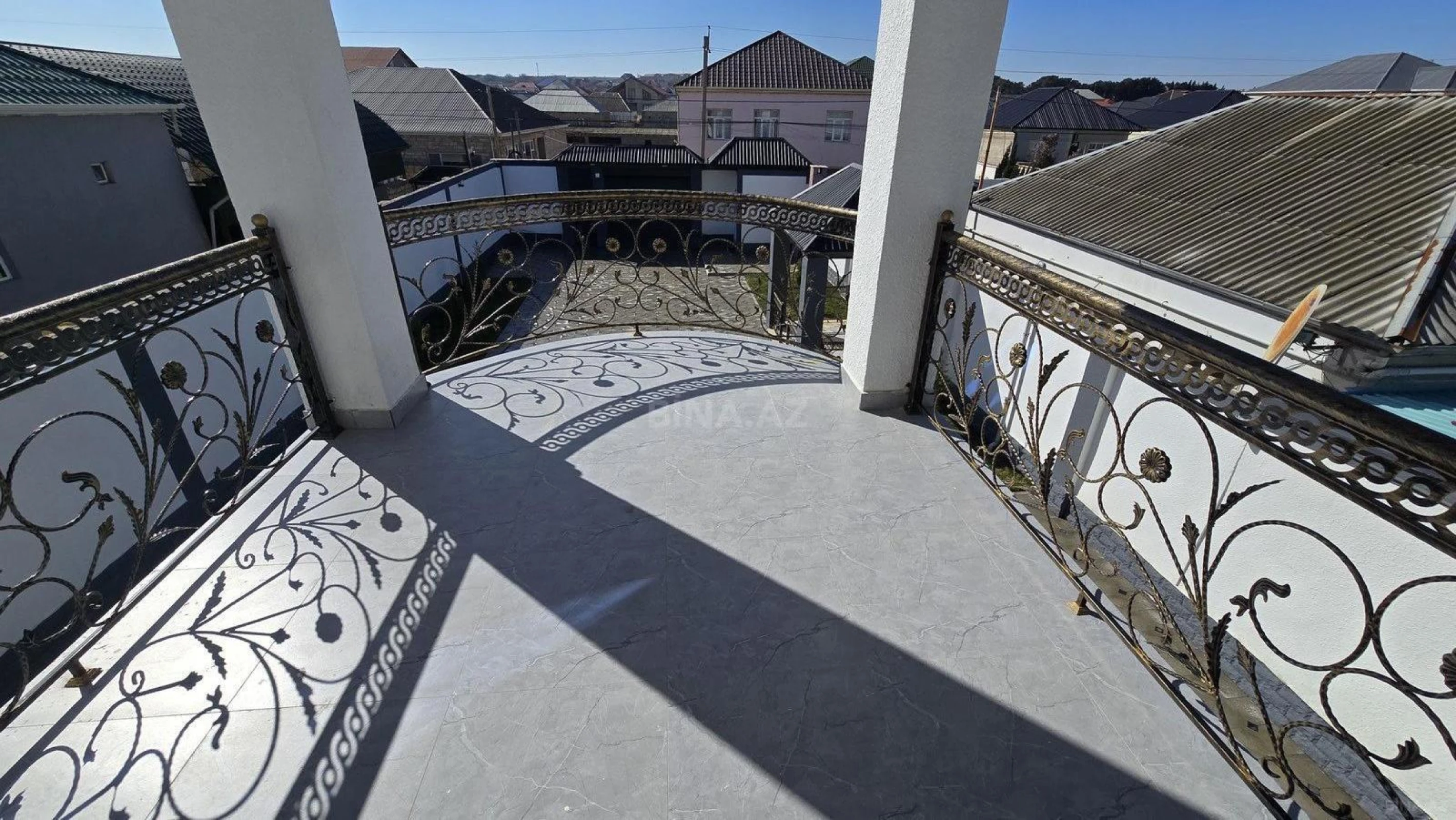 Satılır 6 otaqlı həyət evi 220 m²