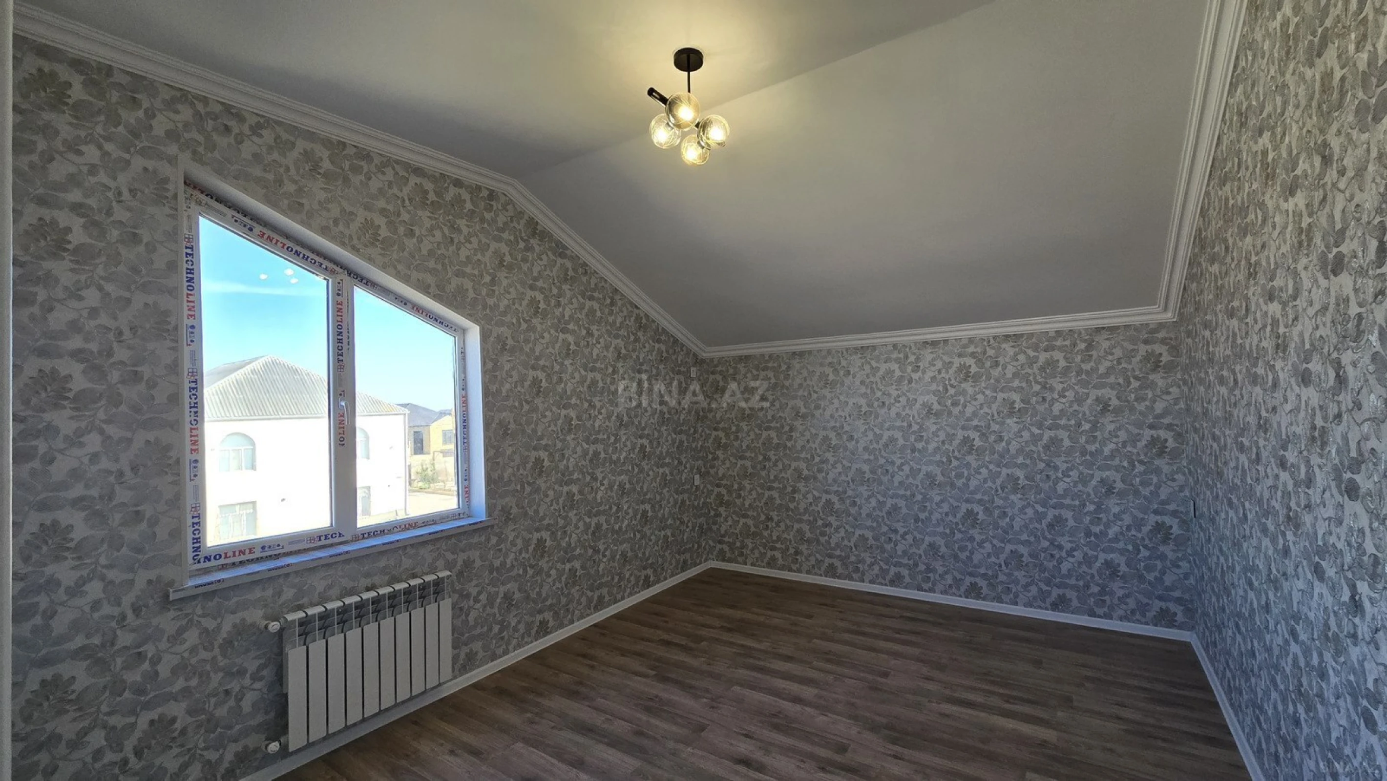 Satılır 6 otaqlı həyət evi 220 m²