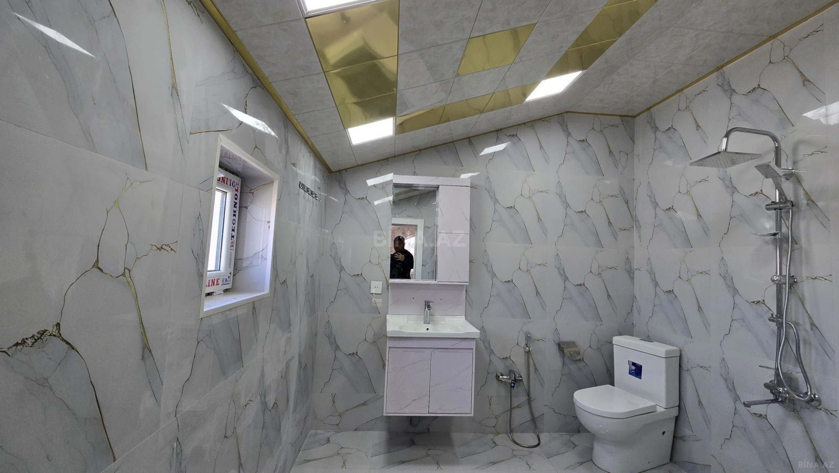 Satılır 6 otaqlı həyət evi 220 m²