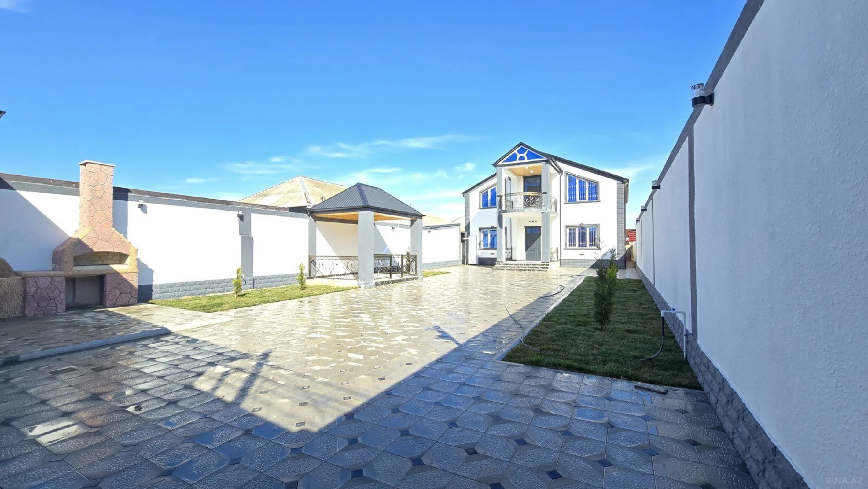 Satılır 6 otaqlı həyət evi 220 m²