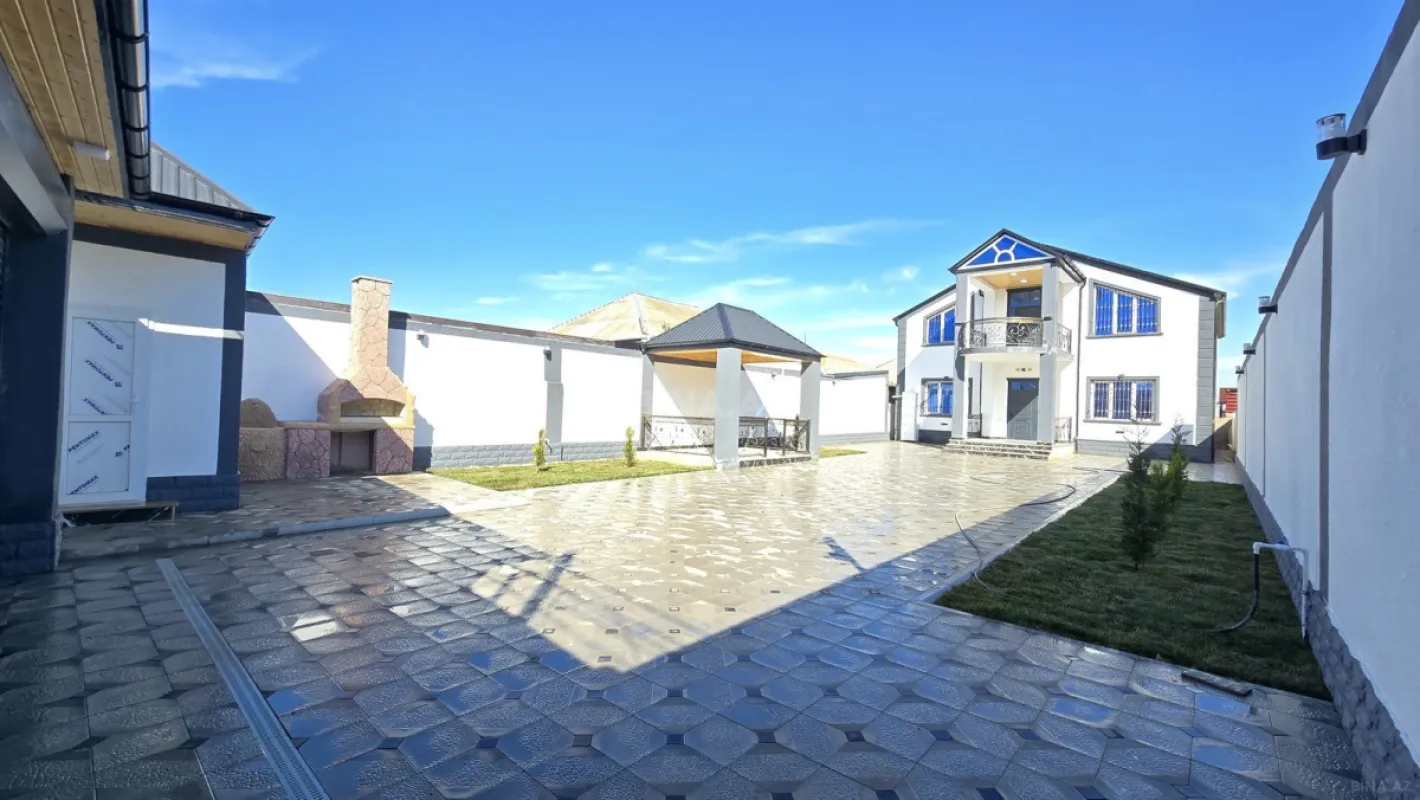 Satılır 6 otaqlı həyət evi 220 m²