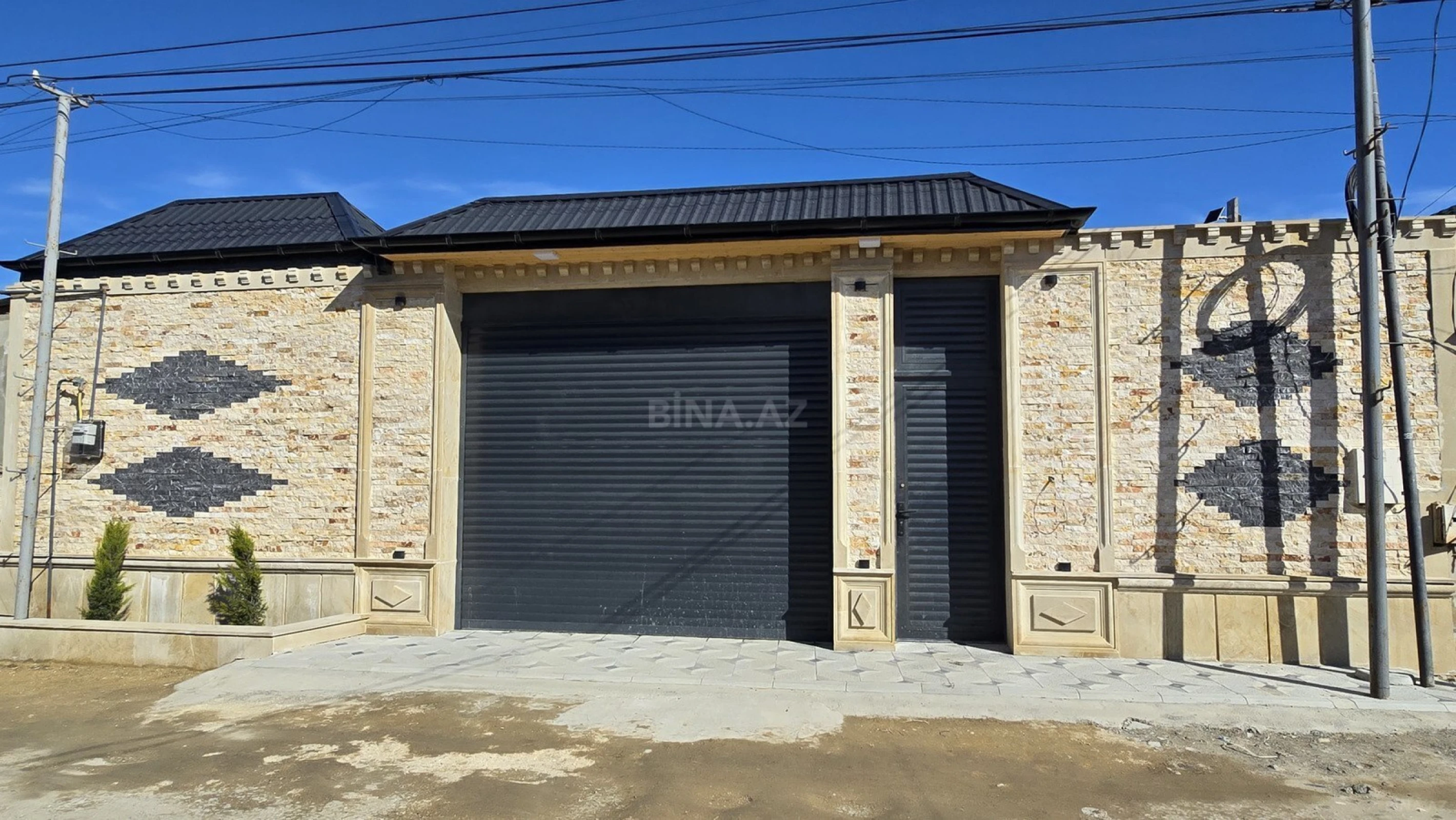 Satılır 6 otaqlı həyət evi 220 m²