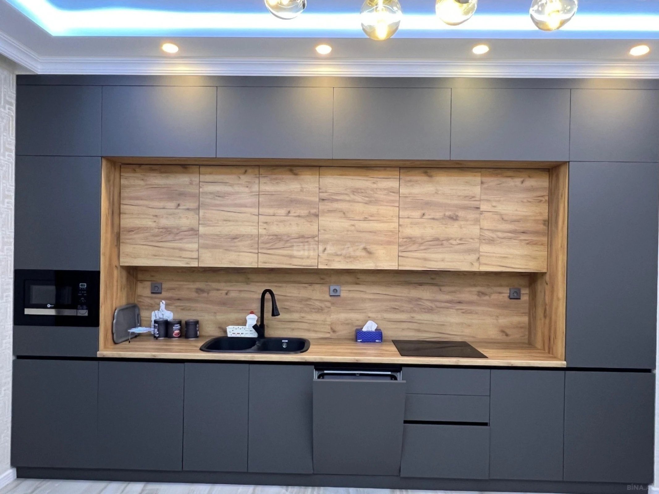 Kirayə verilir 2 otaqlı mənzil 100 m²