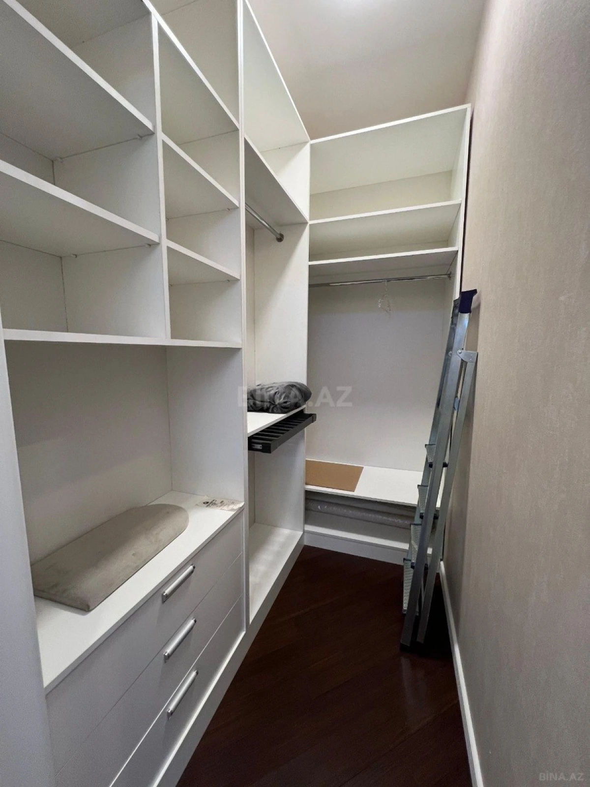 Kirayə verilir 2 otaqlı mənzil 100 m²