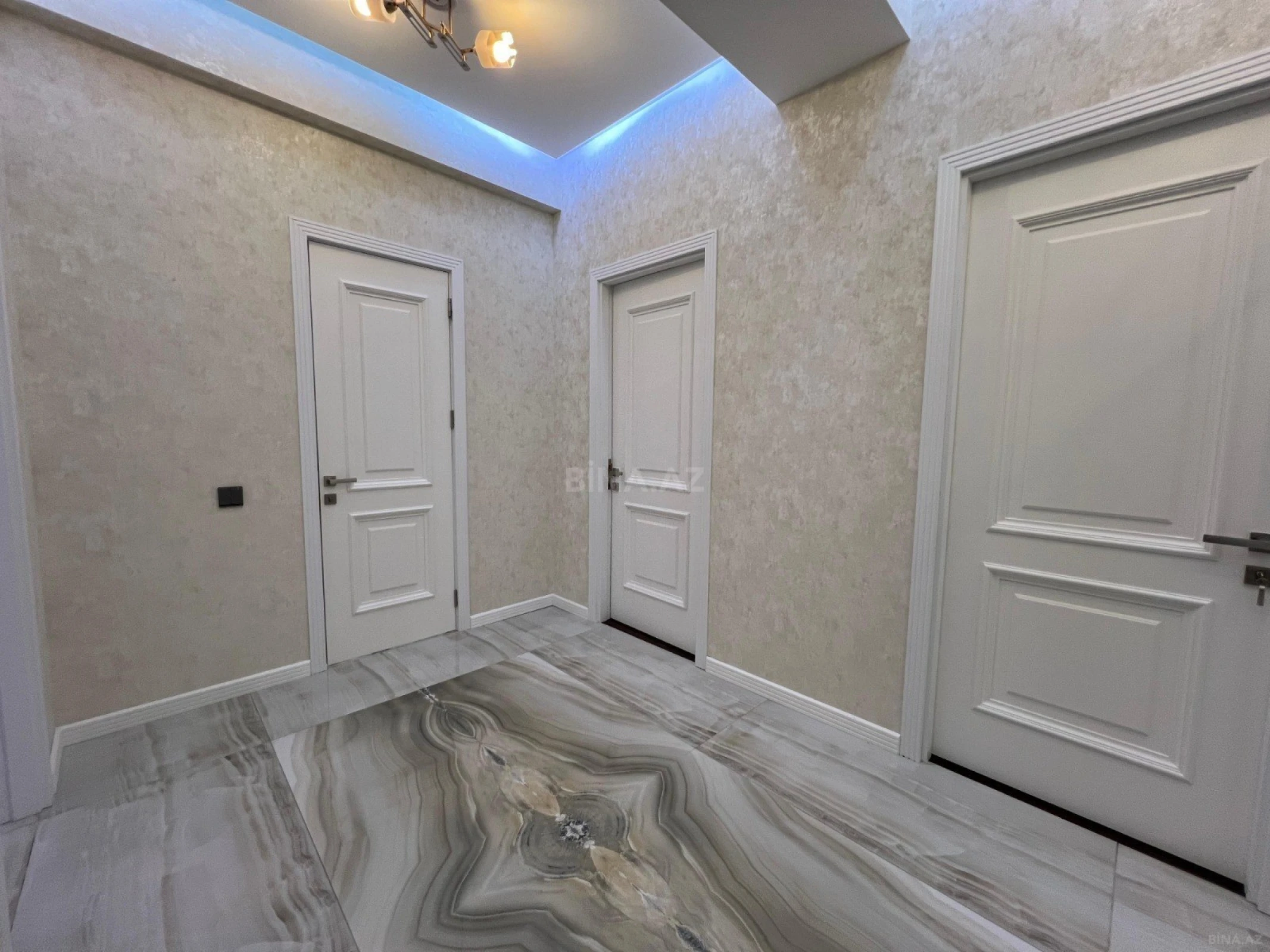 Kirayə verilir 2 otaqlı mənzil 100 m²