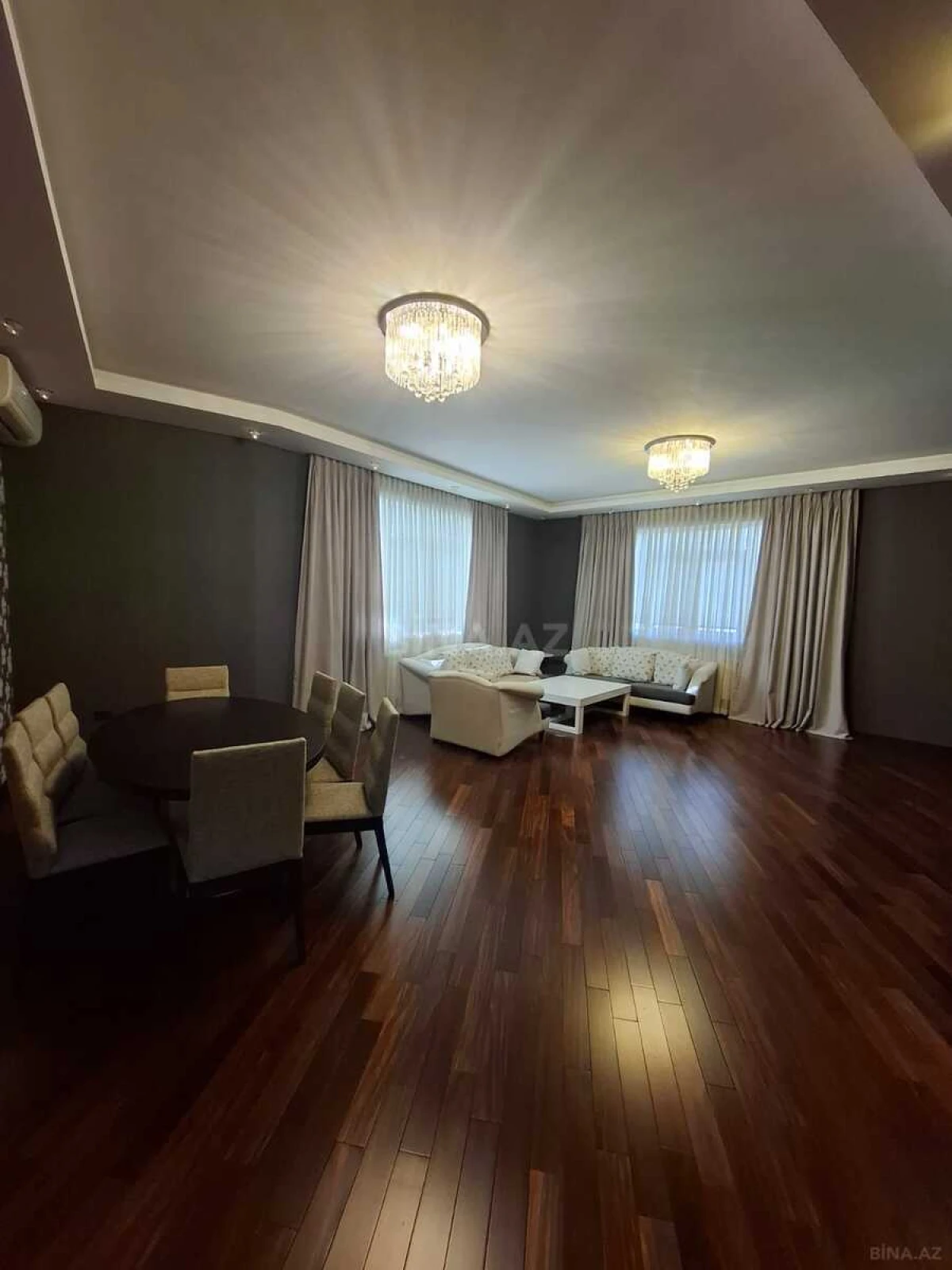 Satılır 4 otaqlı mənzil 190 m²