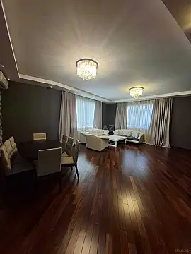 Satılır 4 otaqlı mənzil 190 m²