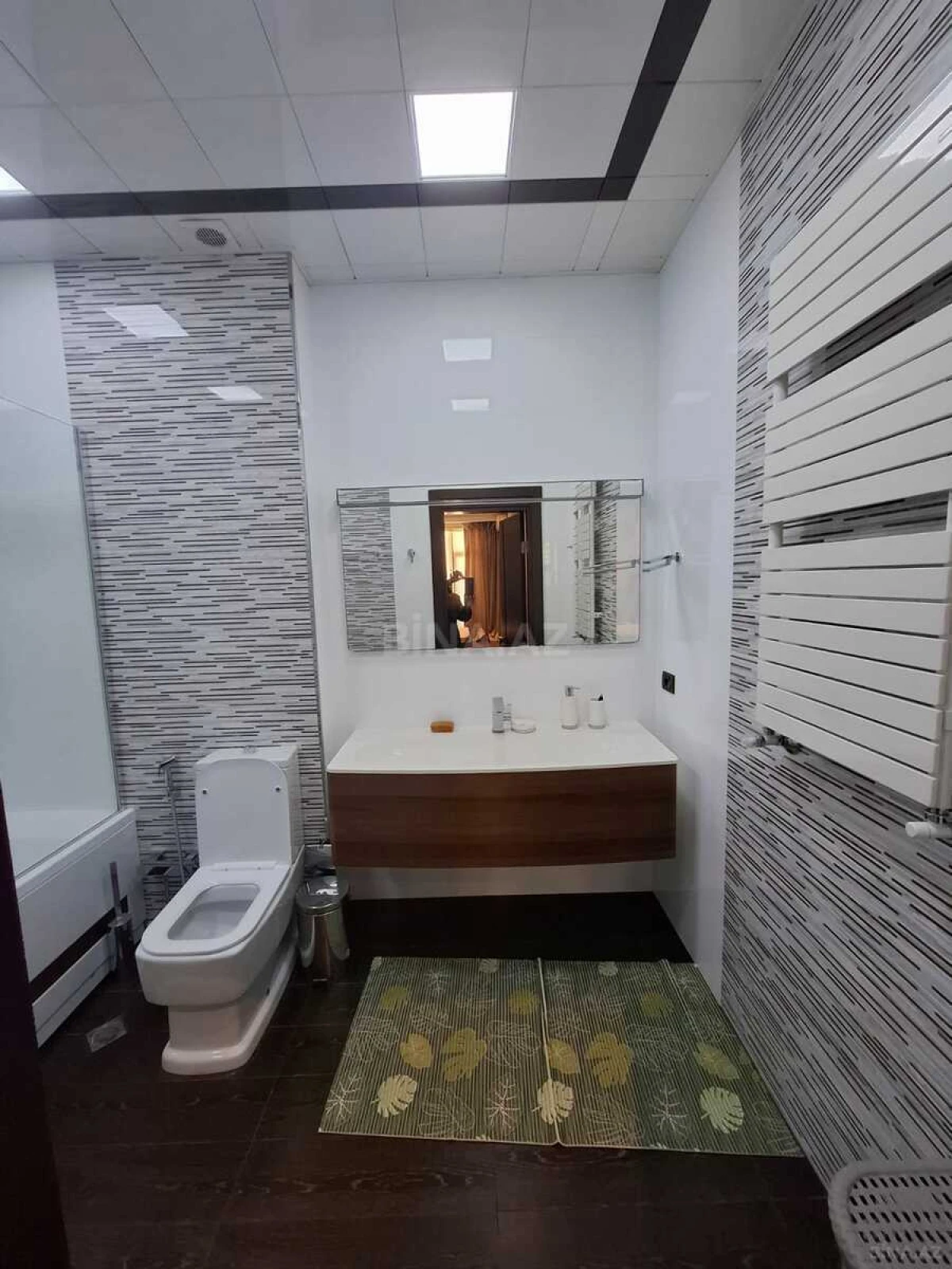 Satılır 4 otaqlı mənzil 190 m²