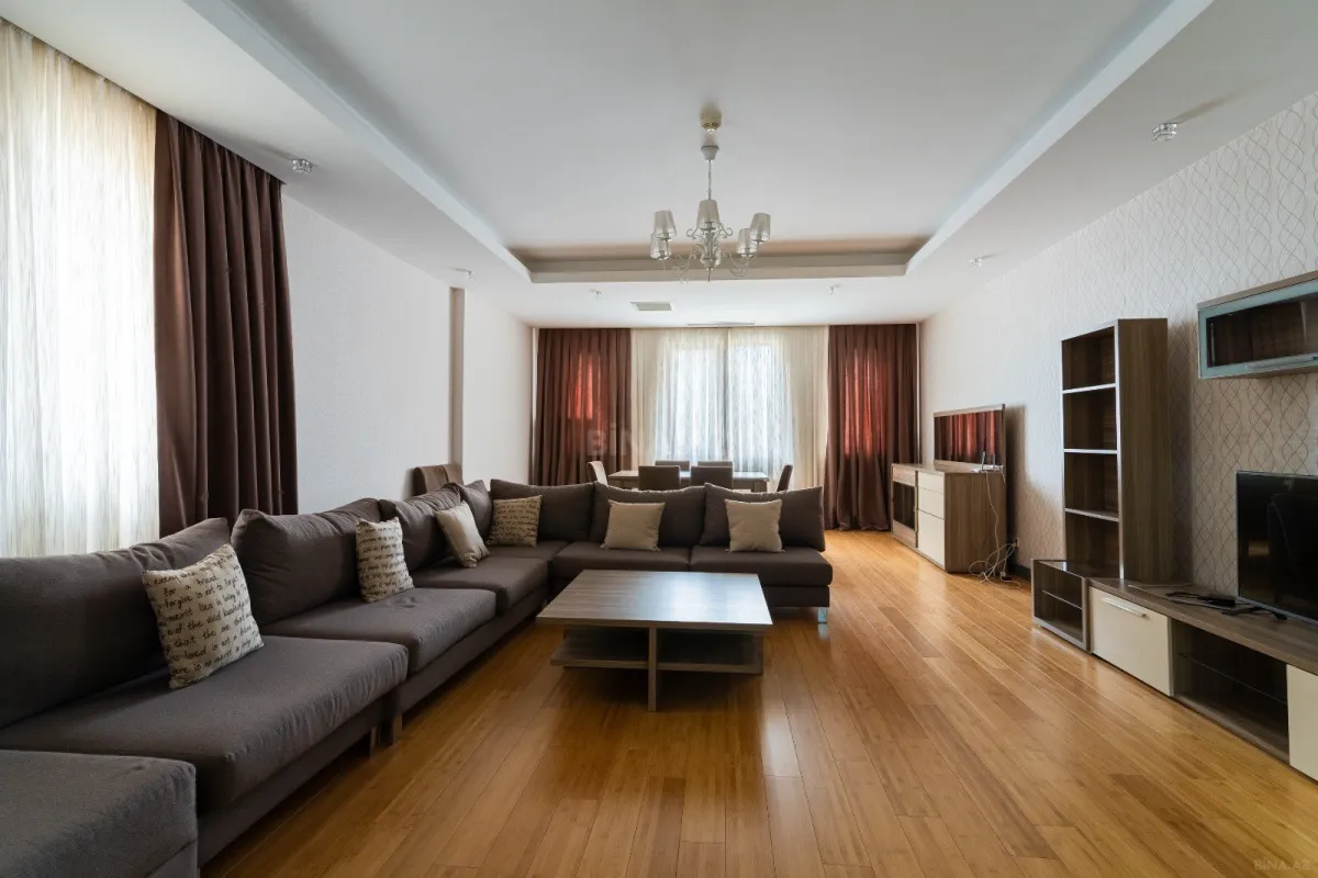 Kirayə verilir 3 otaqlı mənzil 162 m²