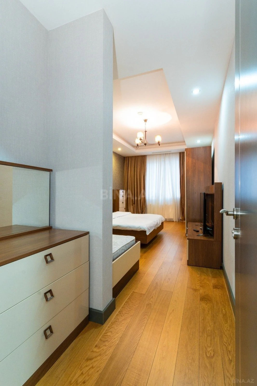 Kirayə verilir 3 otaqlı mənzil 162 m²