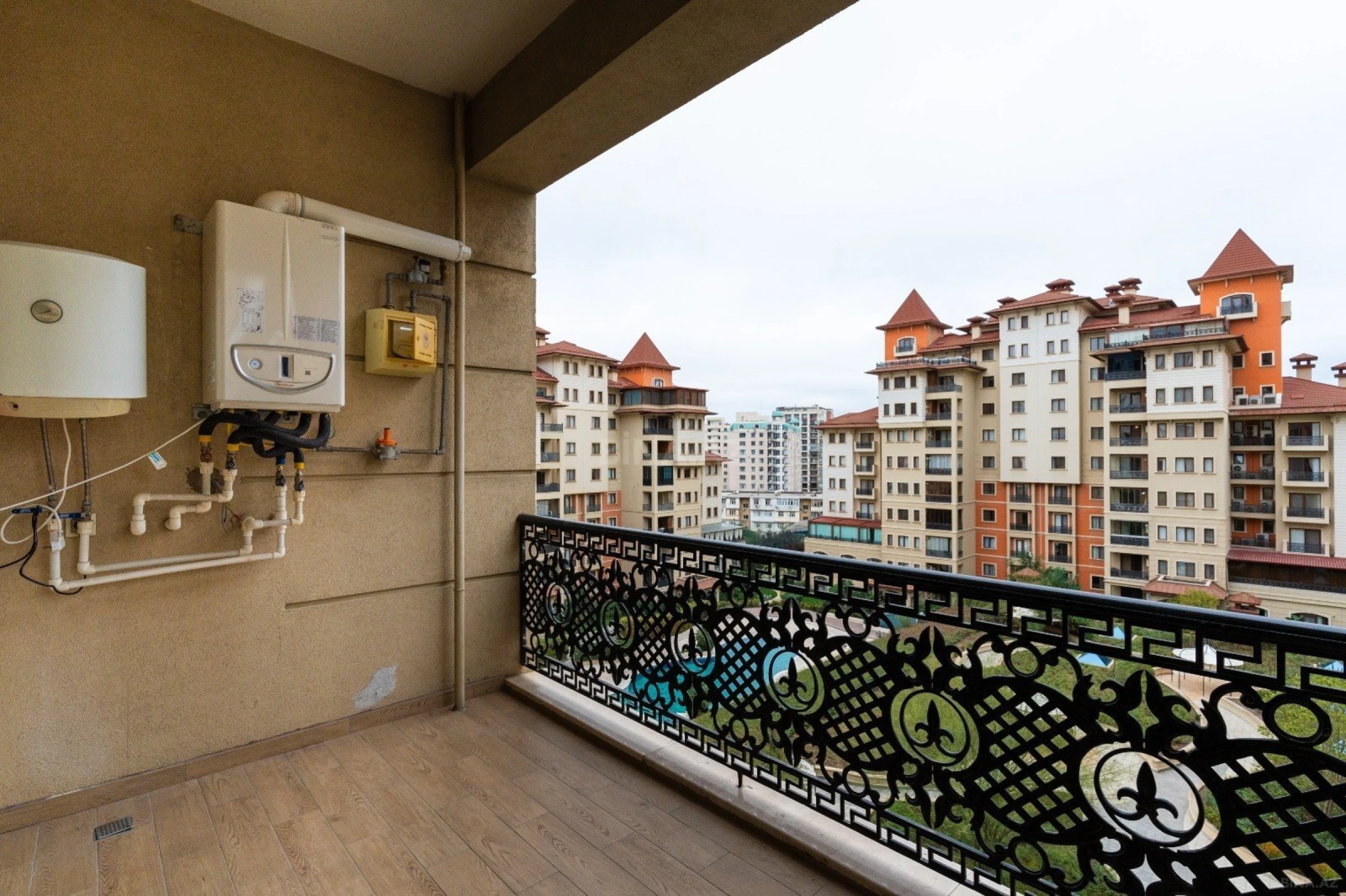 Kirayə verilir 3 otaqlı mənzil 162 m²
