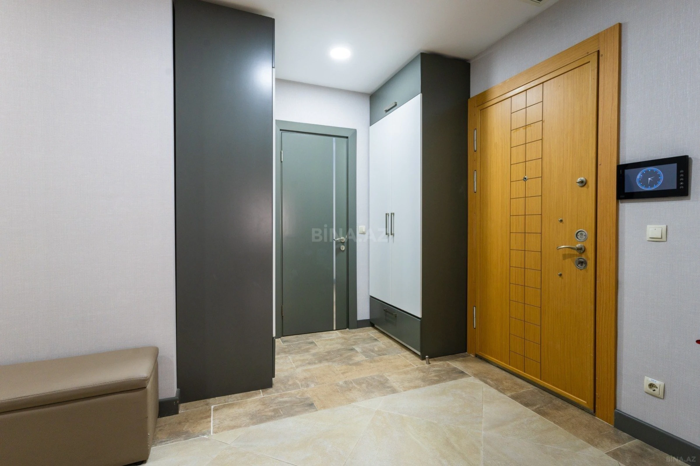 Kirayə verilir 3 otaqlı mənzil 162 m²