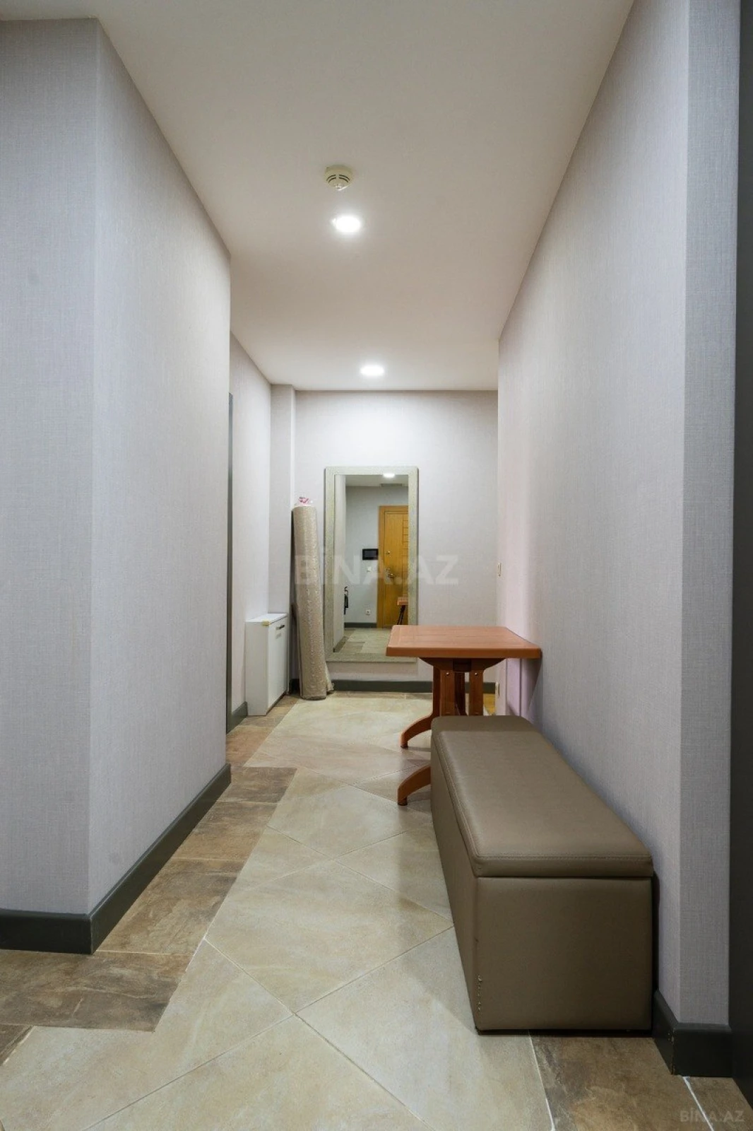Kirayə verilir 3 otaqlı mənzil 162 m²