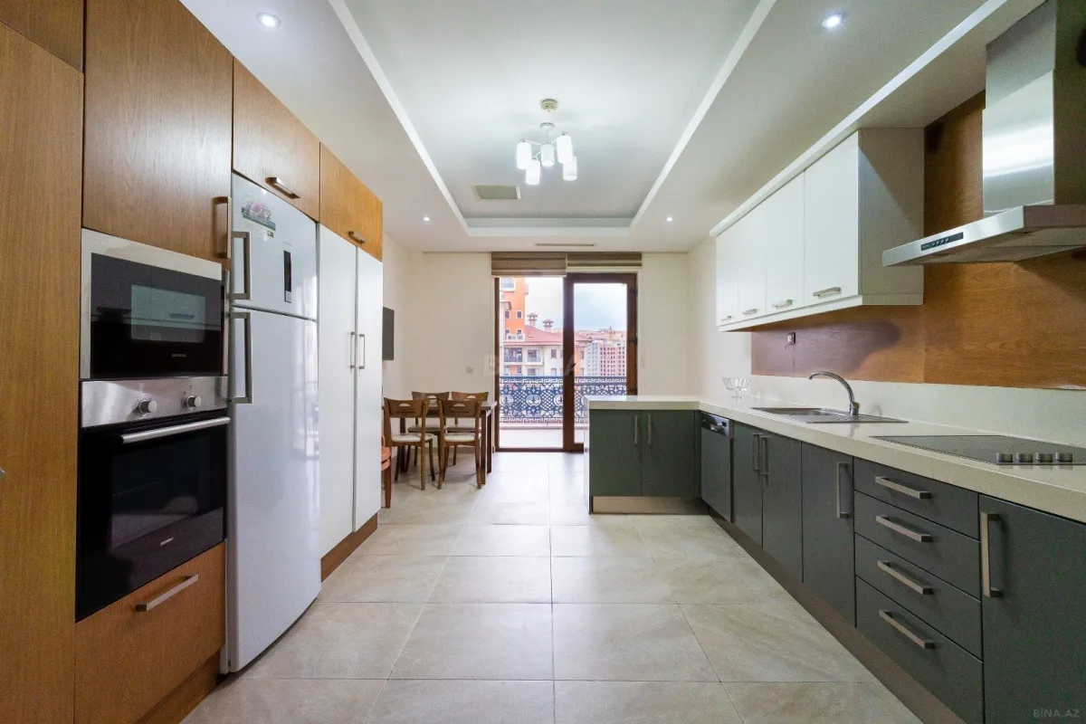 Kirayə verilir 3 otaqlı mənzil 162 m²