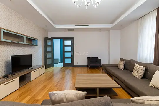 Kirayə verilir 3 otaqlı mənzil 162 m²