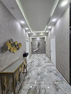 Satılır 4 otaqlı mənzil 230 m²