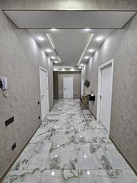 Satılır 4 otaqlı mənzil 230 m²