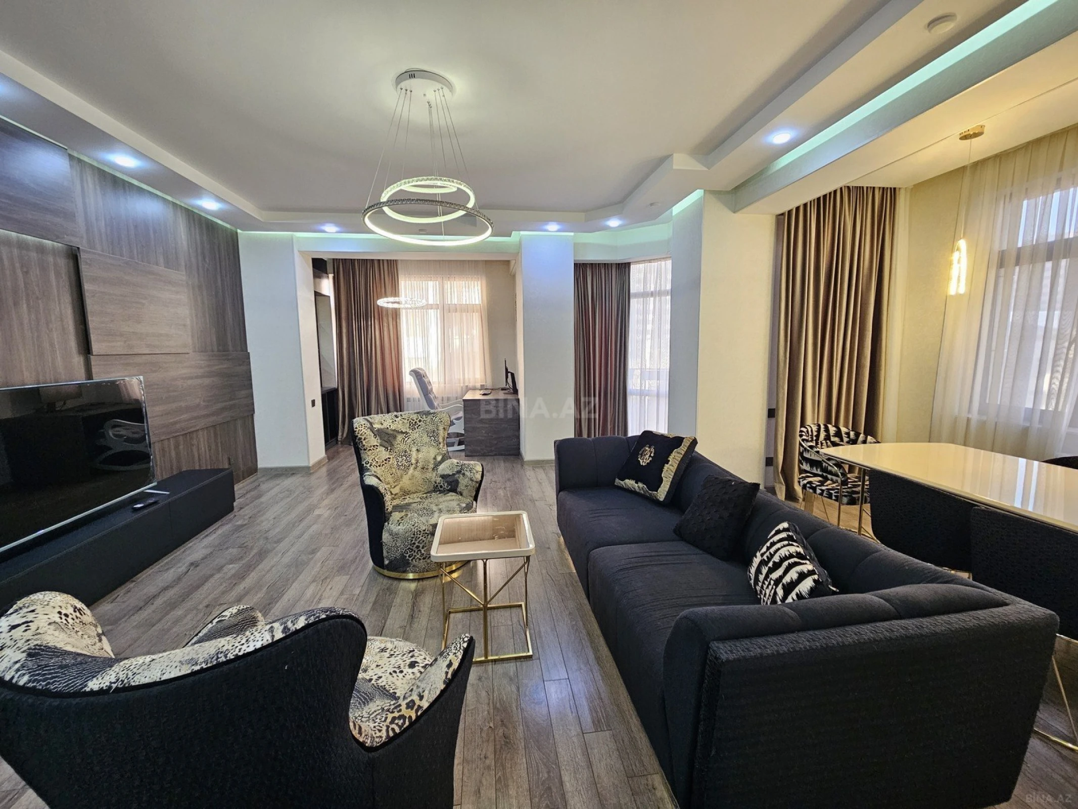 Satılır 4 otaqlı mənzil 230 m²