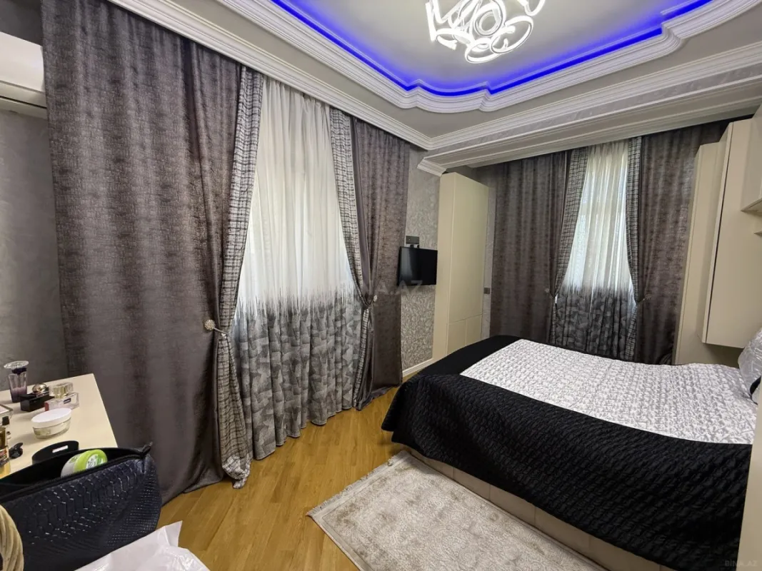 Satılır 3 otaqlı mənzil 115 m²