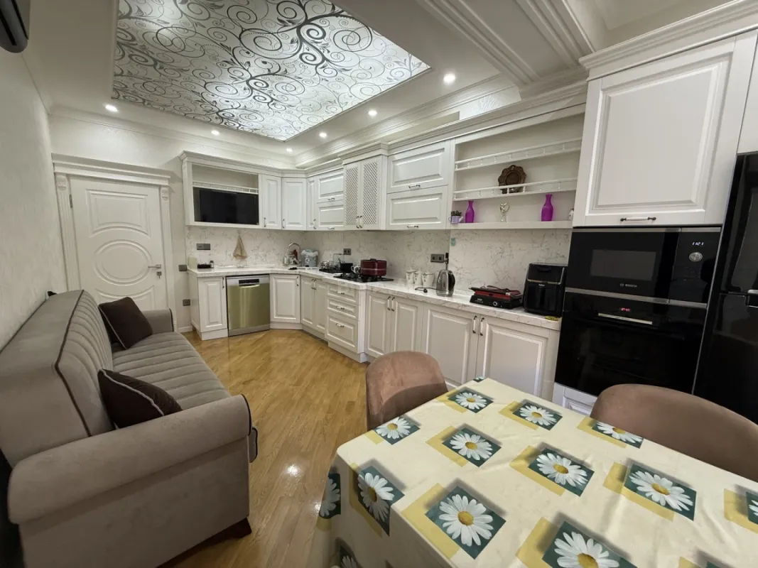 Satılır 3 otaqlı mənzil 115 m²