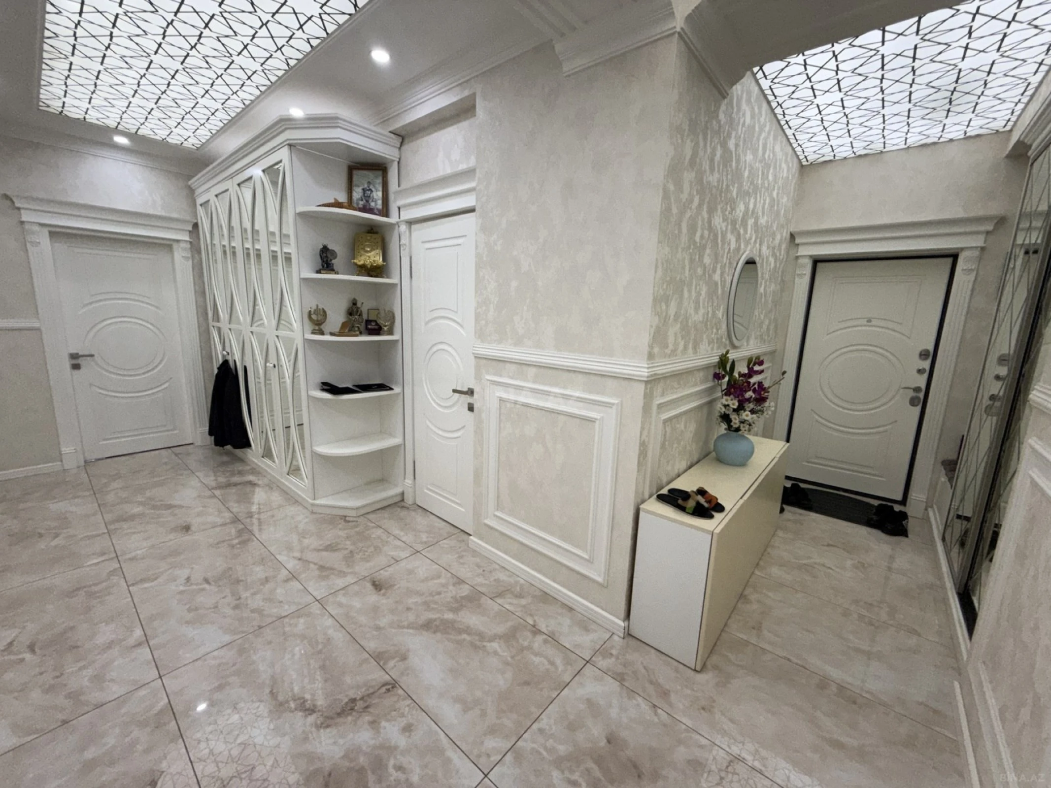 Satılır 3 otaqlı mənzil 115 m²