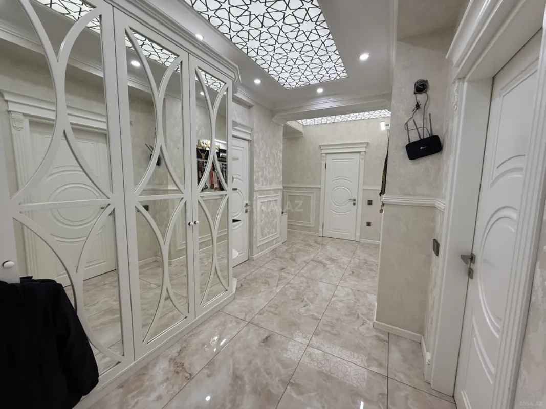 Satılır 3 otaqlı mənzil 115 m²