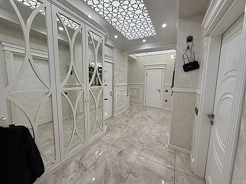 Satılır 3 otaqlı mənzil 115 m²