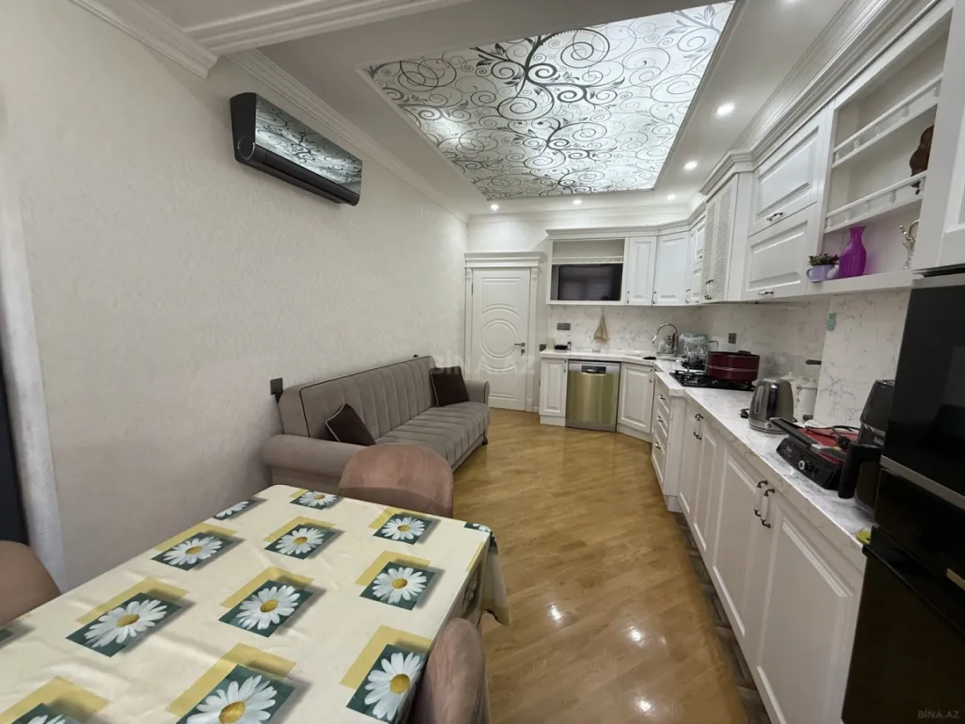 Satılır 3 otaqlı mənzil 115 m²