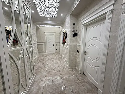 Satılır 3 otaqlı mənzil 115 m²