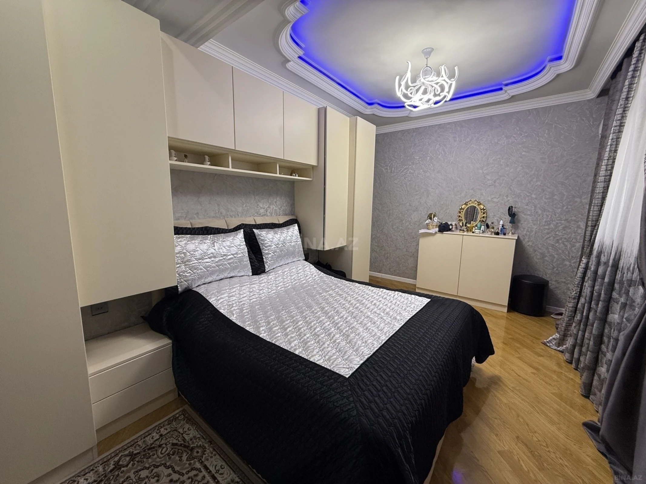 Satılır 3 otaqlı mənzil 115 m²