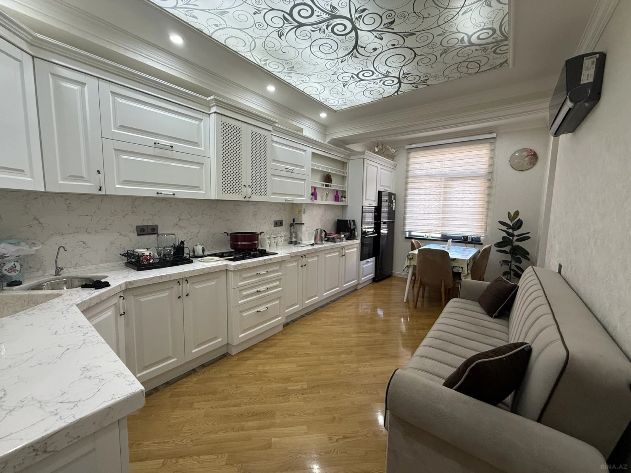 Satılır 3 otaqlı mənzil 115 m²