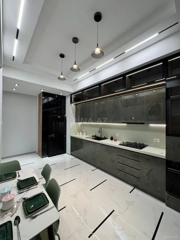 Satılır 3 otaqlı mənzil 125 m²