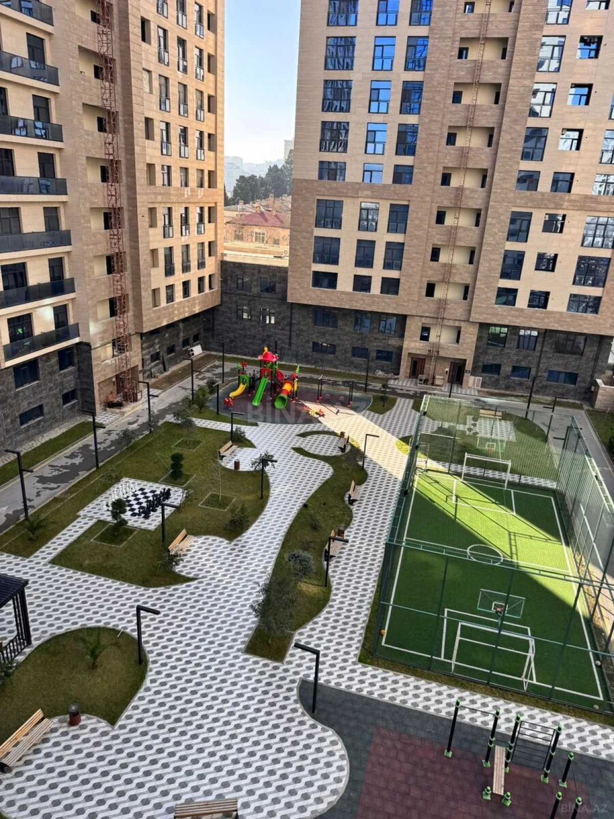 Satılır 3 otaqlı mənzil 125 m²
