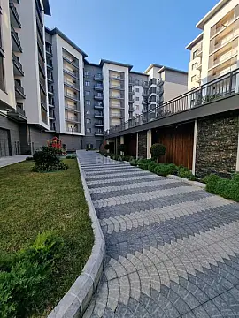 Satılır 5 otaqlı mənzil 250 m²