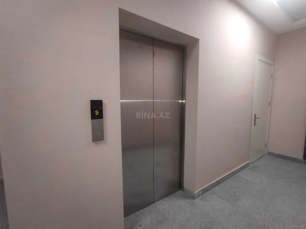Satılır 3 otaqlı mənzil 137 m²