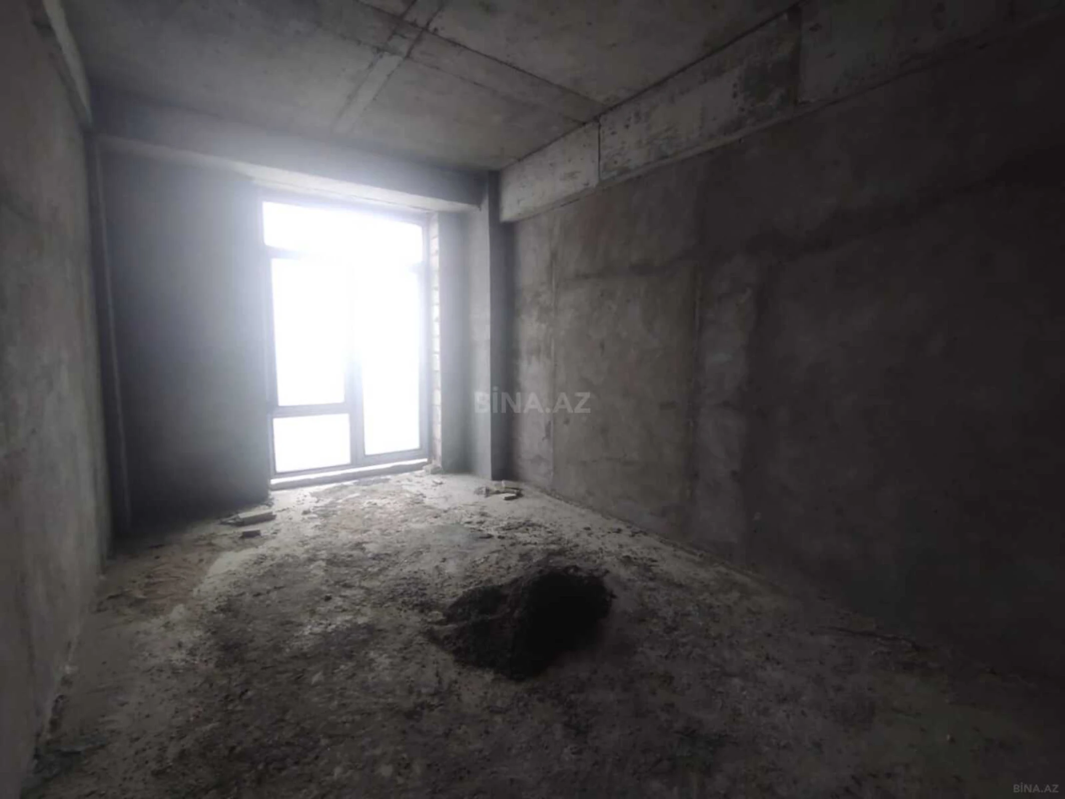 Satılır 3 otaqlı mənzil 137 m²